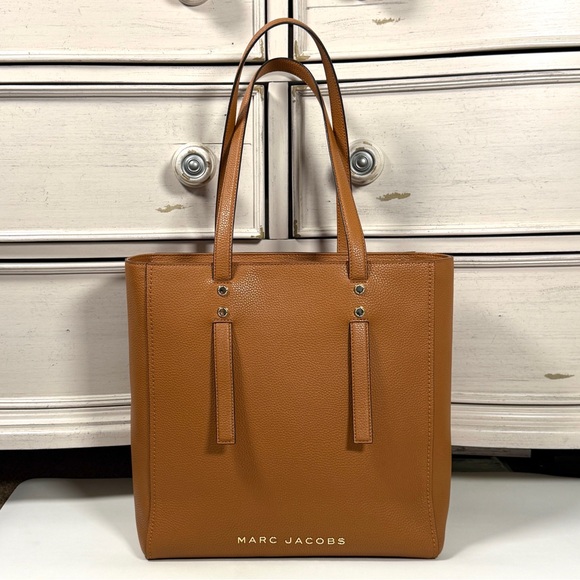Marc Jacobs Handbags - Marc Jacobs Jordan Pebbled Leather Tote